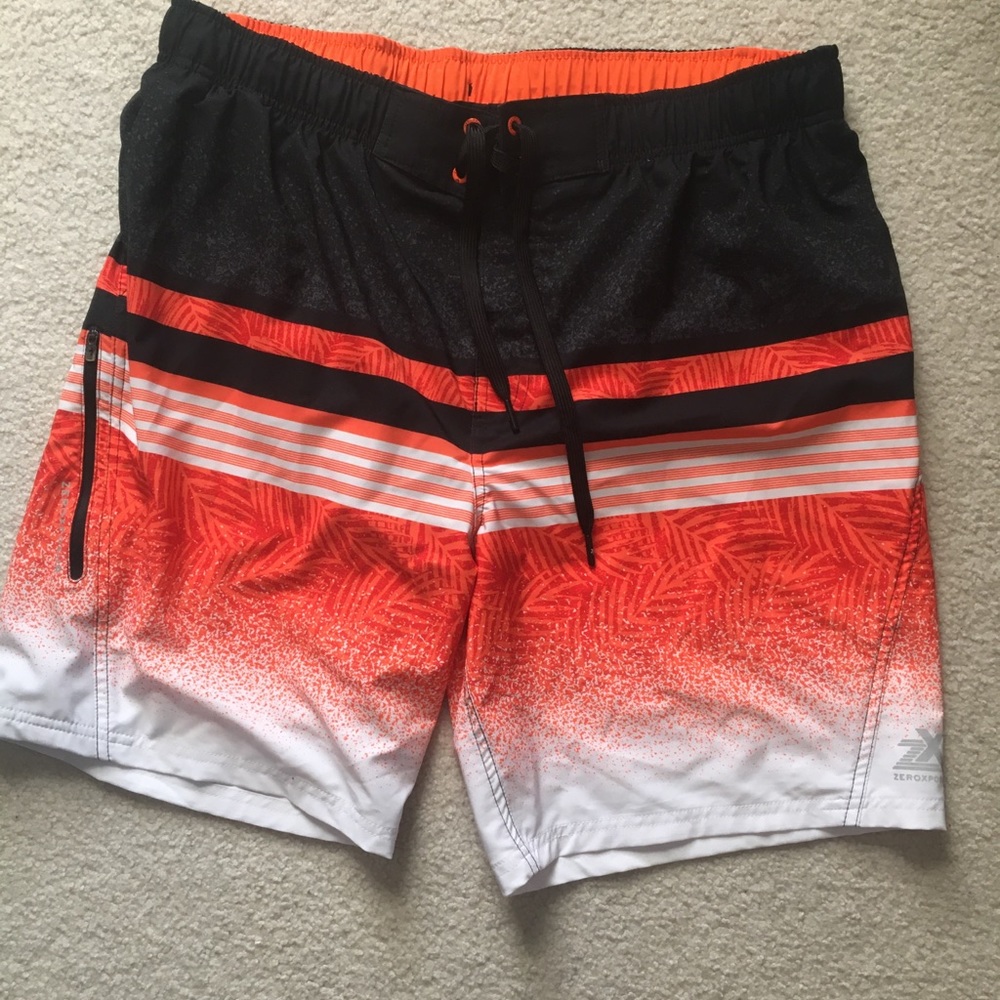 🕺🏼 Men’s bathing suit
